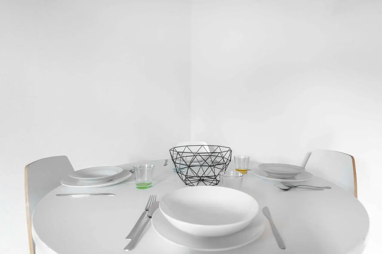 Mi8 -10 Minutes From The Duomo- Large Apartment ミラノ イタリア