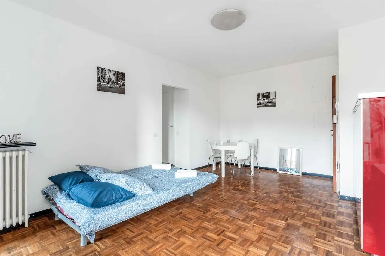 Mi8 -10 Minutes From The Duomo- Large Apartment Milano